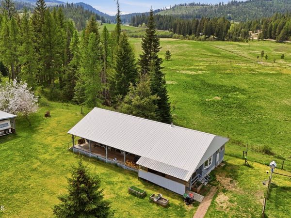 2222 Jewel Lake RD , Sagle, ID 83860