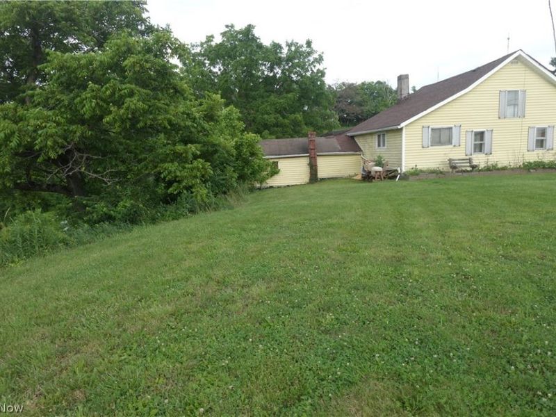 56085 Winding Hill Rd, Bellaire, OH 43906 Photo 2
