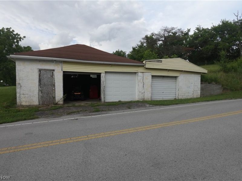 56085 Winding Hill Rd, Bellaire, OH 43906 Photo 3
