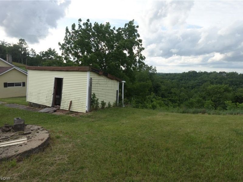 56085 Winding Hill Rd, Bellaire, OH 43906 Photo 4
