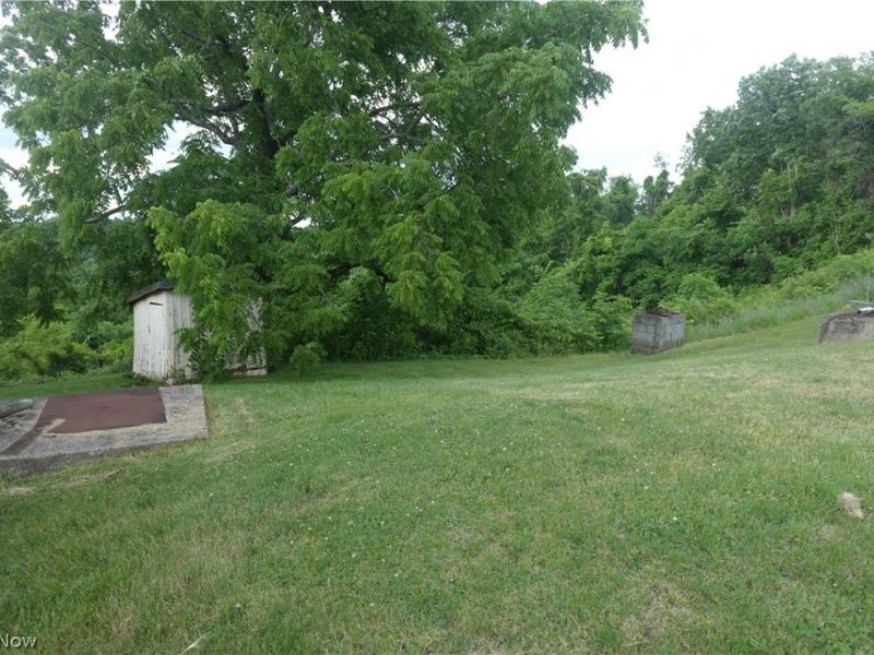 56085 Winding Hill Rd, Bellaire, OH 43906 Photo 5