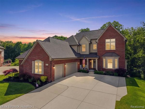 583 Birchcrest Court, Oakland Twp, MI 48363