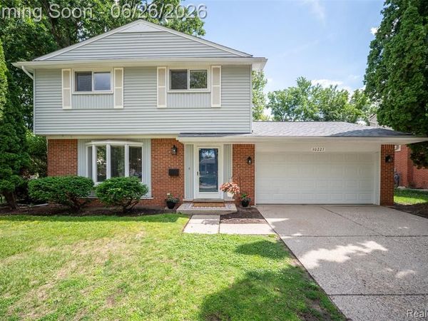 30227 Stockton Avenue, Farmington, MI 48336