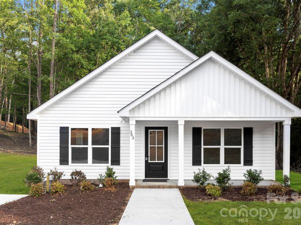 202 Knollwood Circle, Albemarle, NC 28001