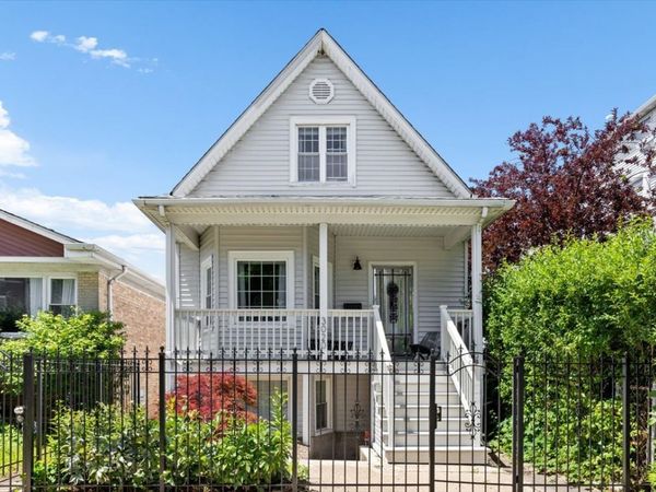 3020 N Francisco Avenue , Chicago, IL 60618