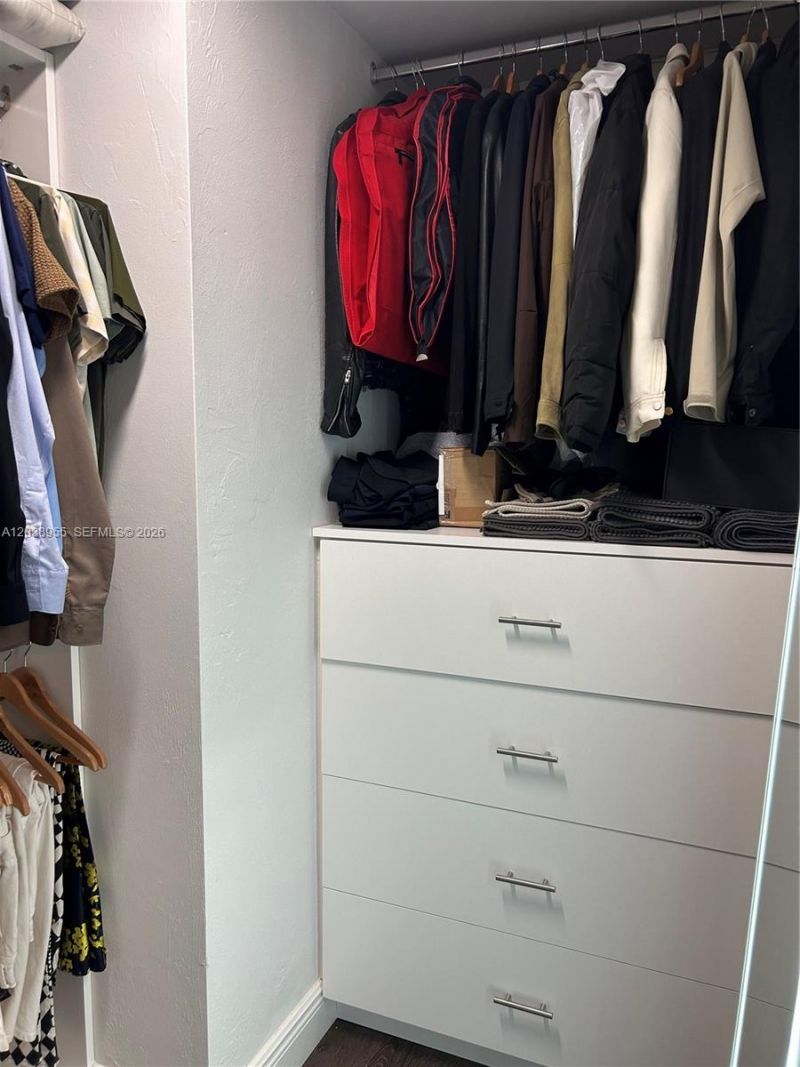600 NE 36th St, Unit 1017, Miami, FL 33137 Photo