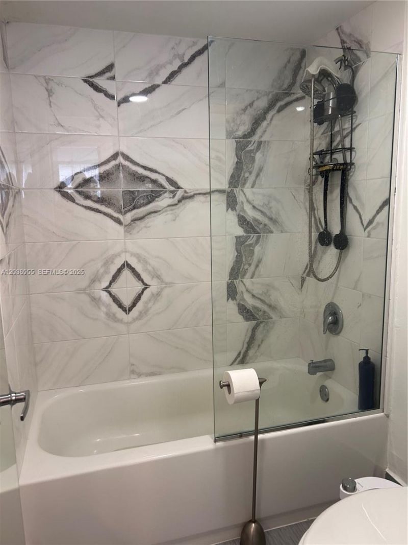 600 NE 36th St, Unit 1017, Miami, FL 33137 Photo