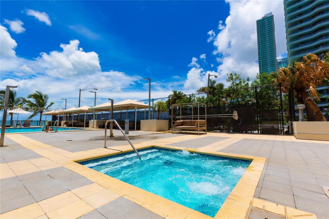 600 NE 36th St, Unit 1017, Miami, FL 33137 Photo