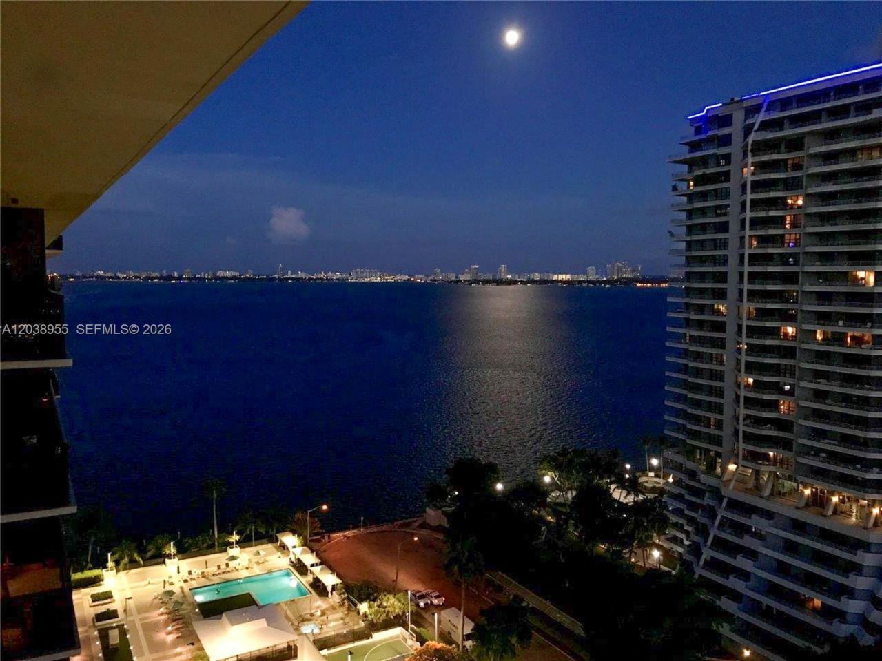 600 NE 36th St, Unit 1017, Miami, FL 33137 Photo