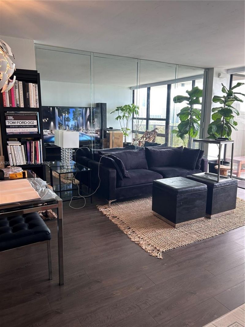 600 NE 36th St, Unit 1017, Miami, FL 33137 Photo