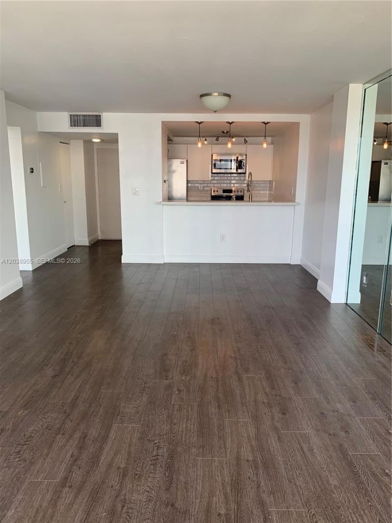 600 NE 36th St, Unit 1017, Miami, FL 33137 Photo