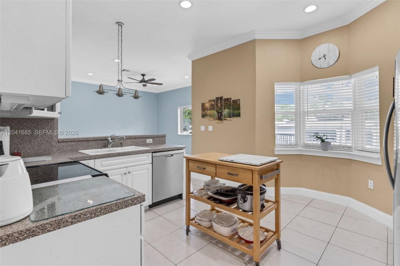 7950 SW 196th Ter, Cutler Bay, FL 33189 Photo