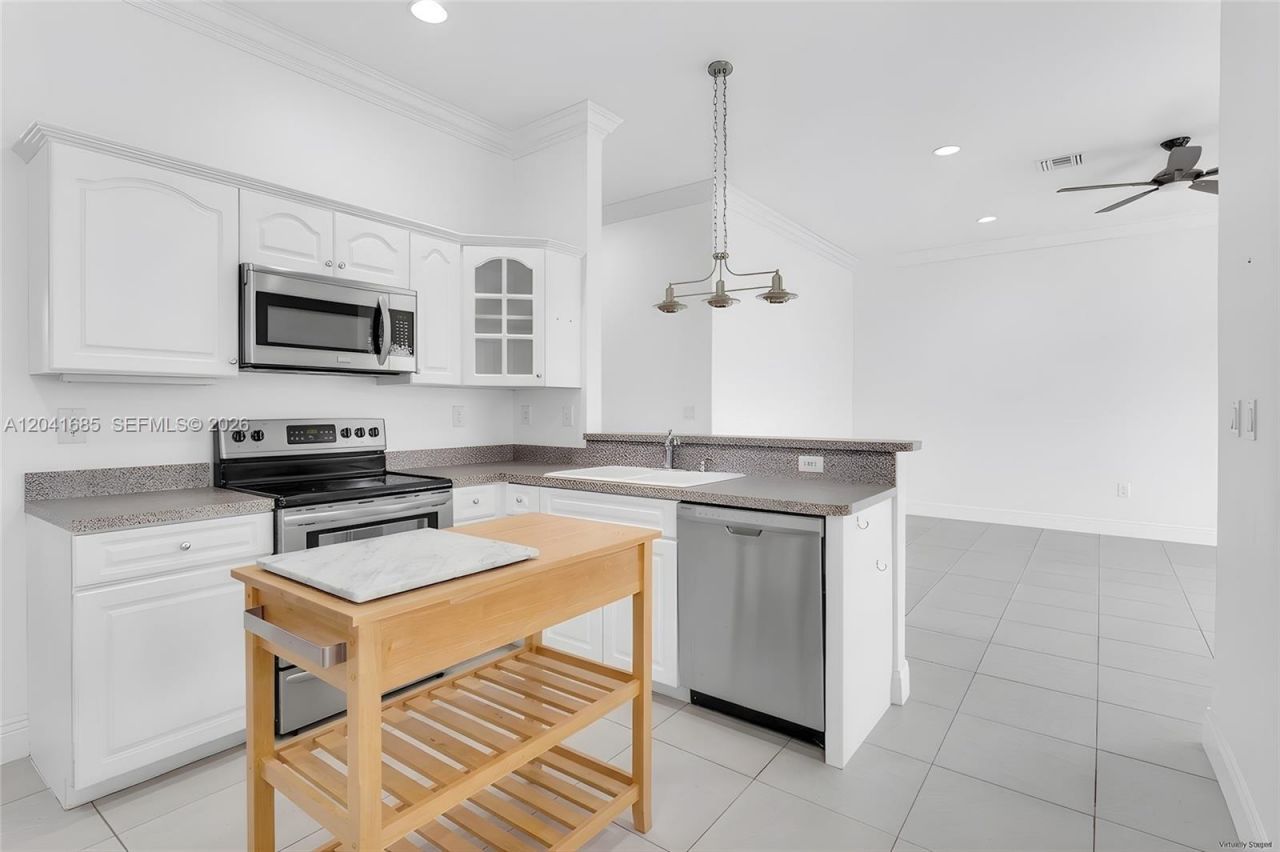 7950 SW 196th Ter, Cutler Bay, FL 33189 Photo