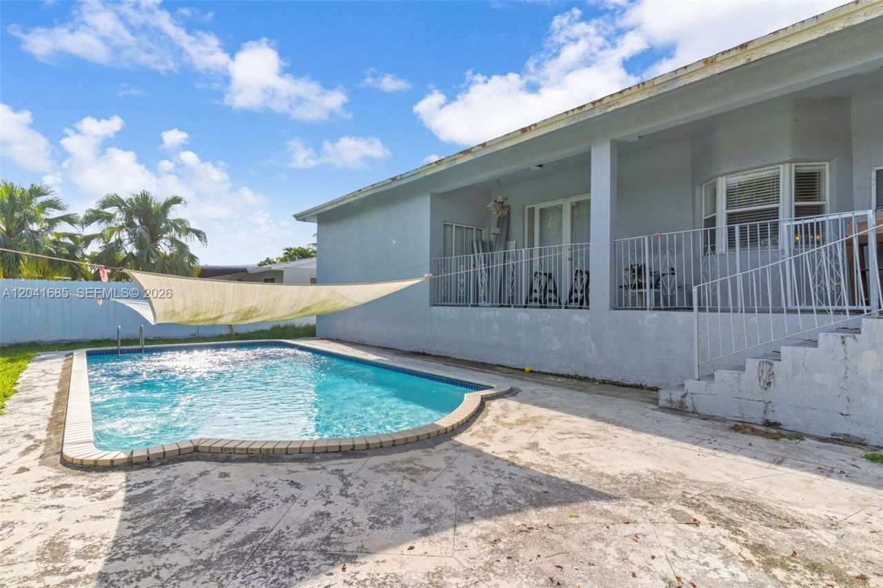 7950 SW 196th Ter, Cutler Bay, FL 33189 Photo