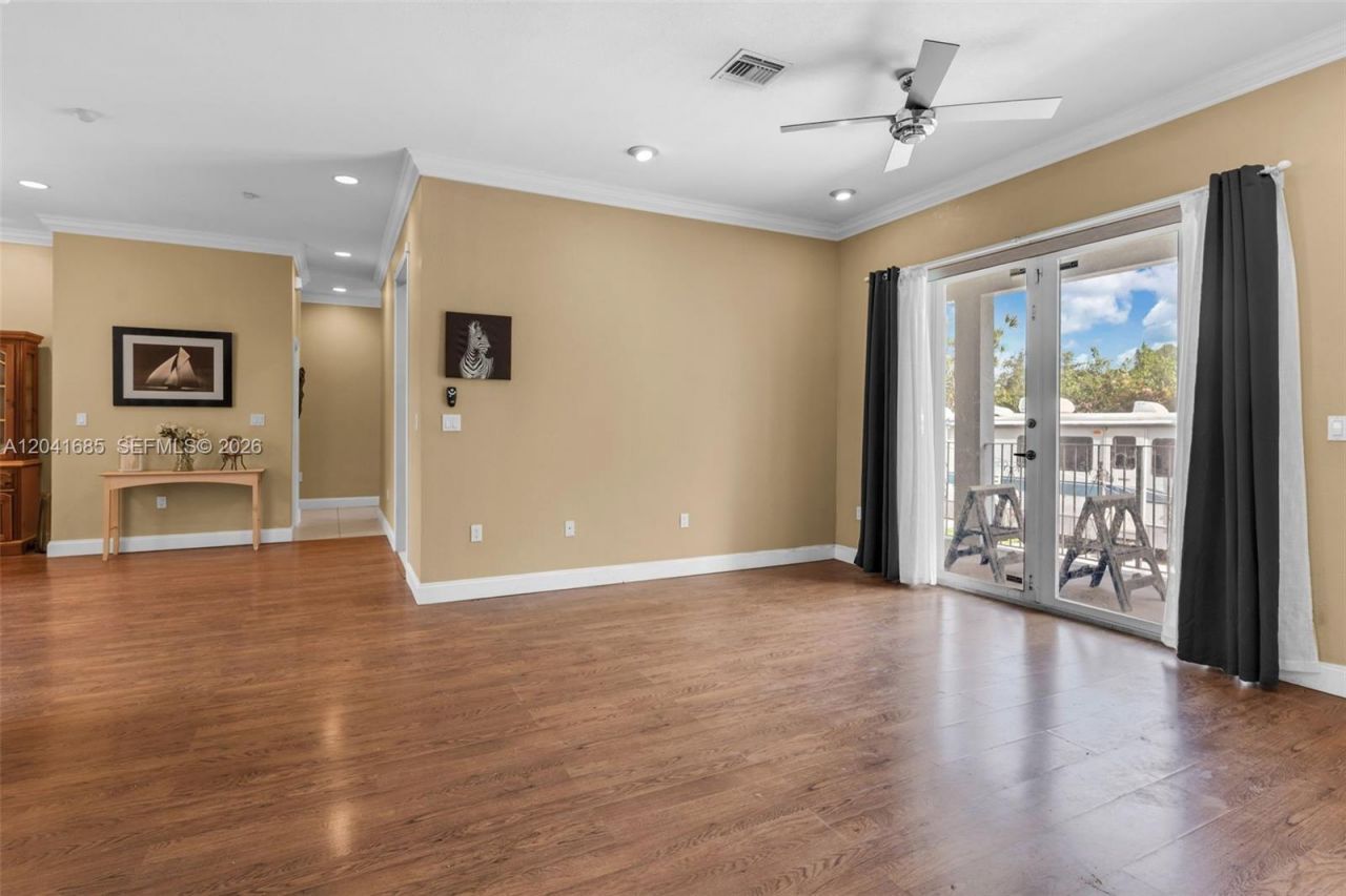 7950 SW 196th Ter, Cutler Bay, FL 33189 Photo