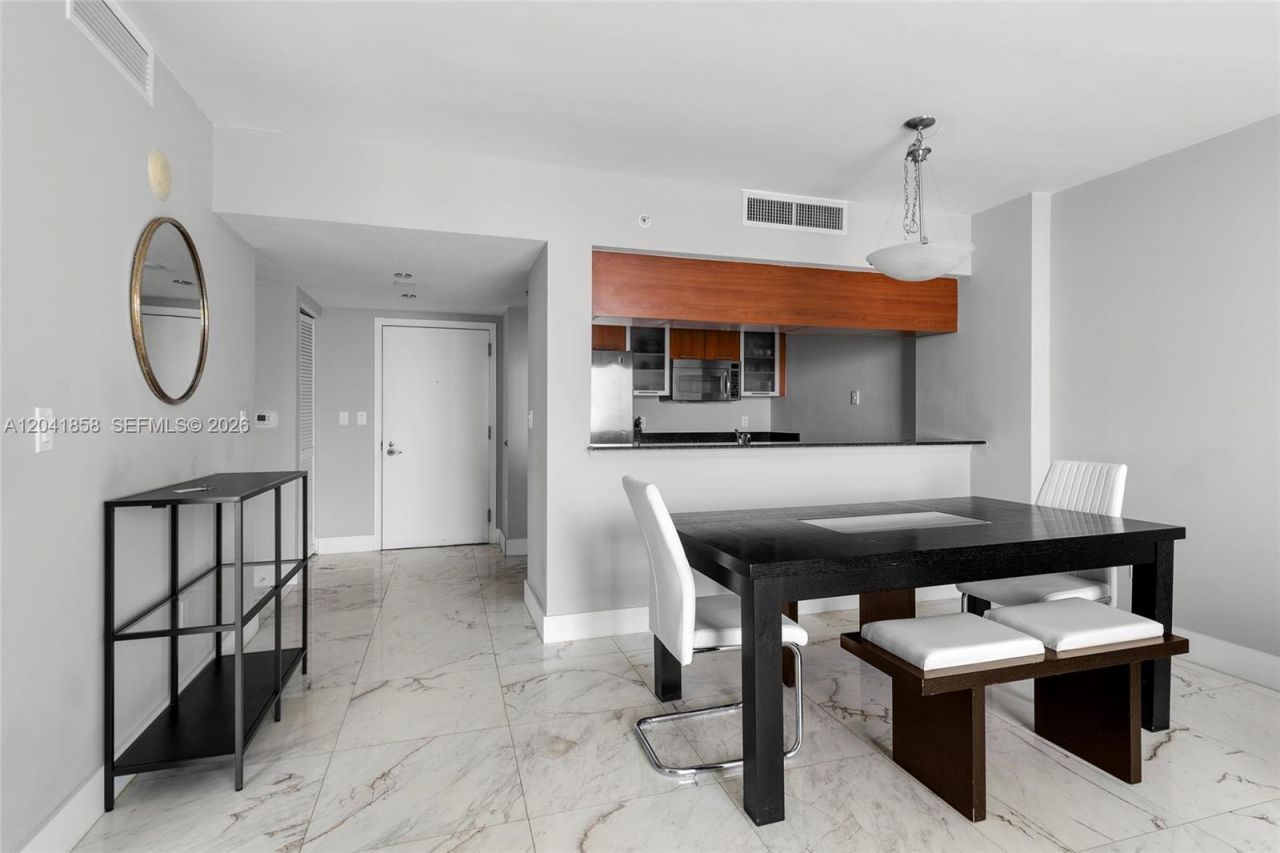 1800 N Bayshore Dr , Unit 1806, Miami, FL 33132 Photo