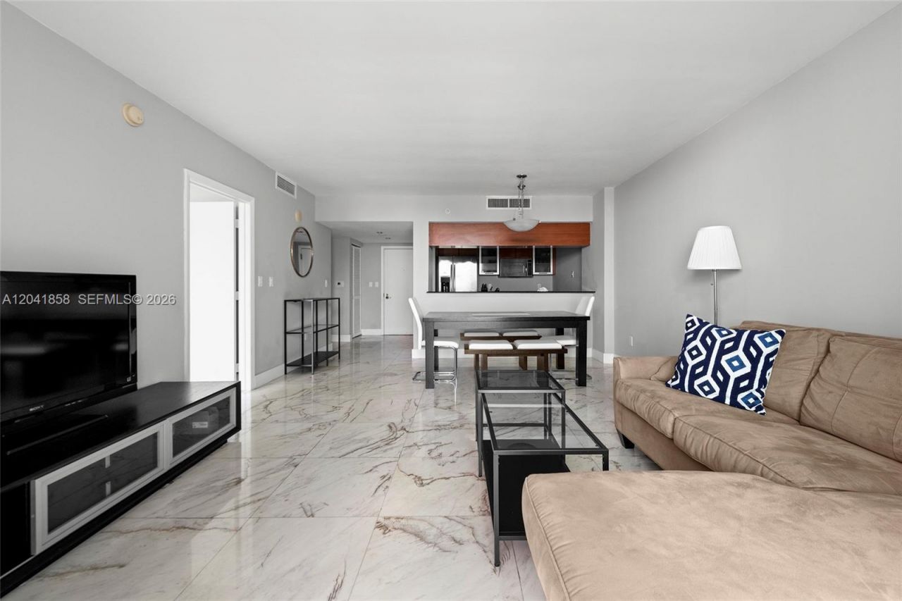 1800 N Bayshore Dr , Unit 1806, Miami, FL 33132 Photo