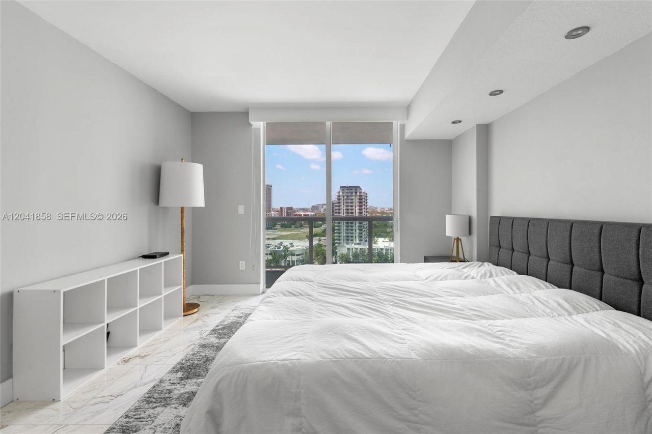 1800 N Bayshore Dr , Unit 1806, Miami, FL 33132 Photo