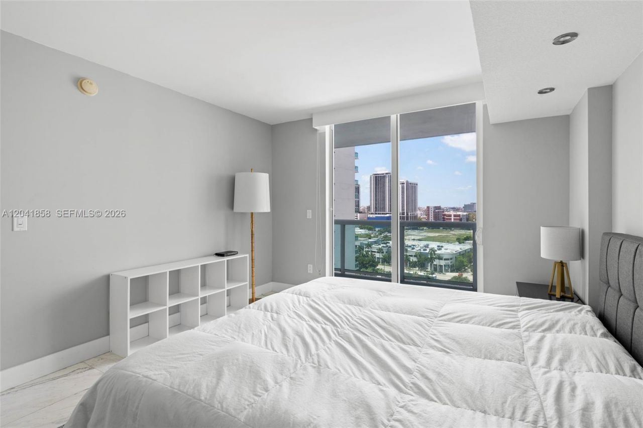 1800 N Bayshore Dr , Unit 1806, Miami, FL 33132 Photo