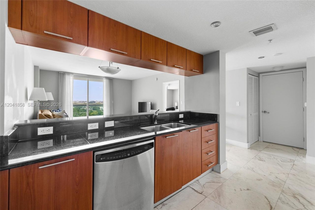1800 N Bayshore Dr , Unit 1806, Miami, FL 33132 Photo