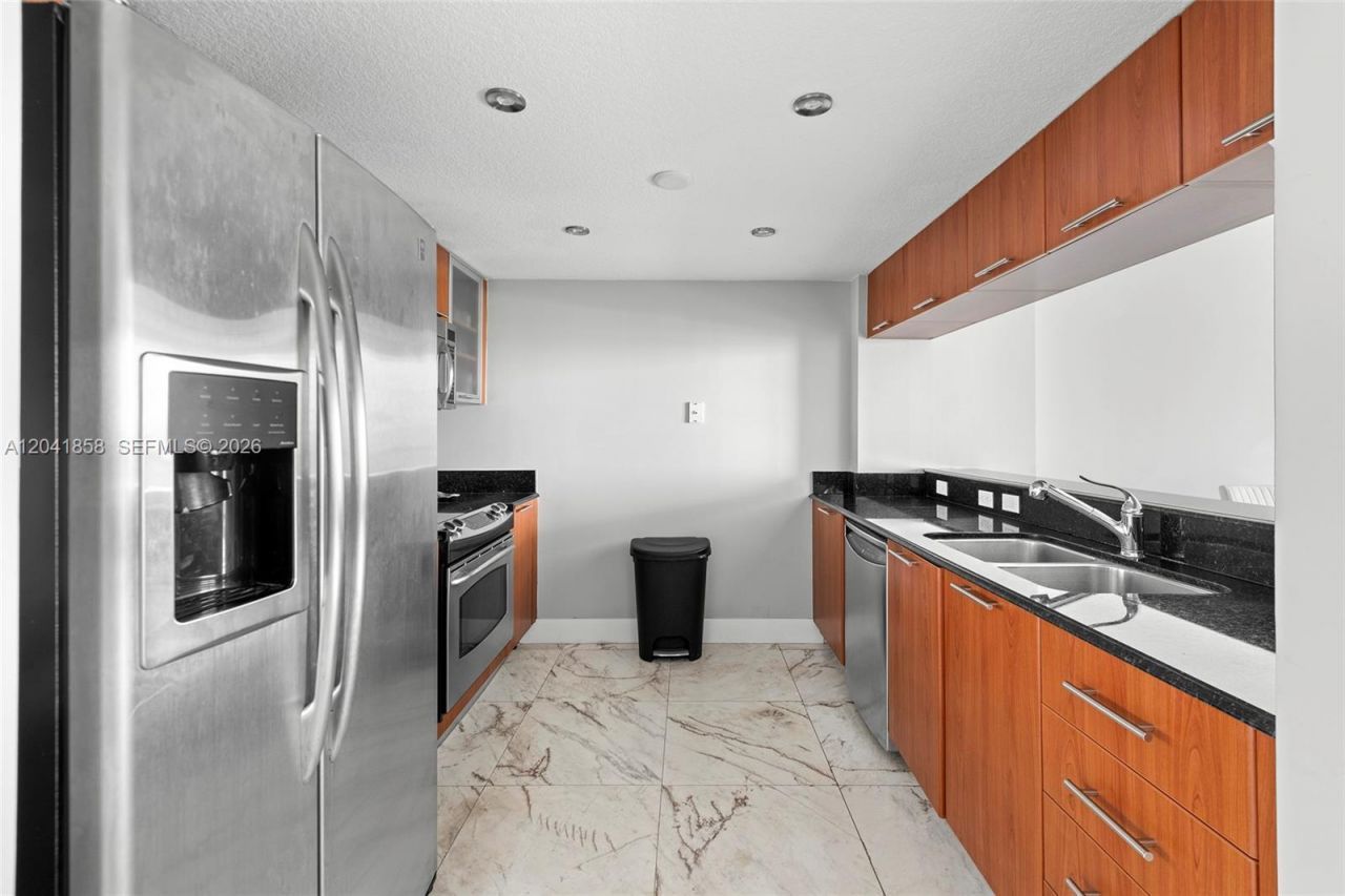 1800 N Bayshore Dr , Unit 1806, Miami, FL 33132 Photo