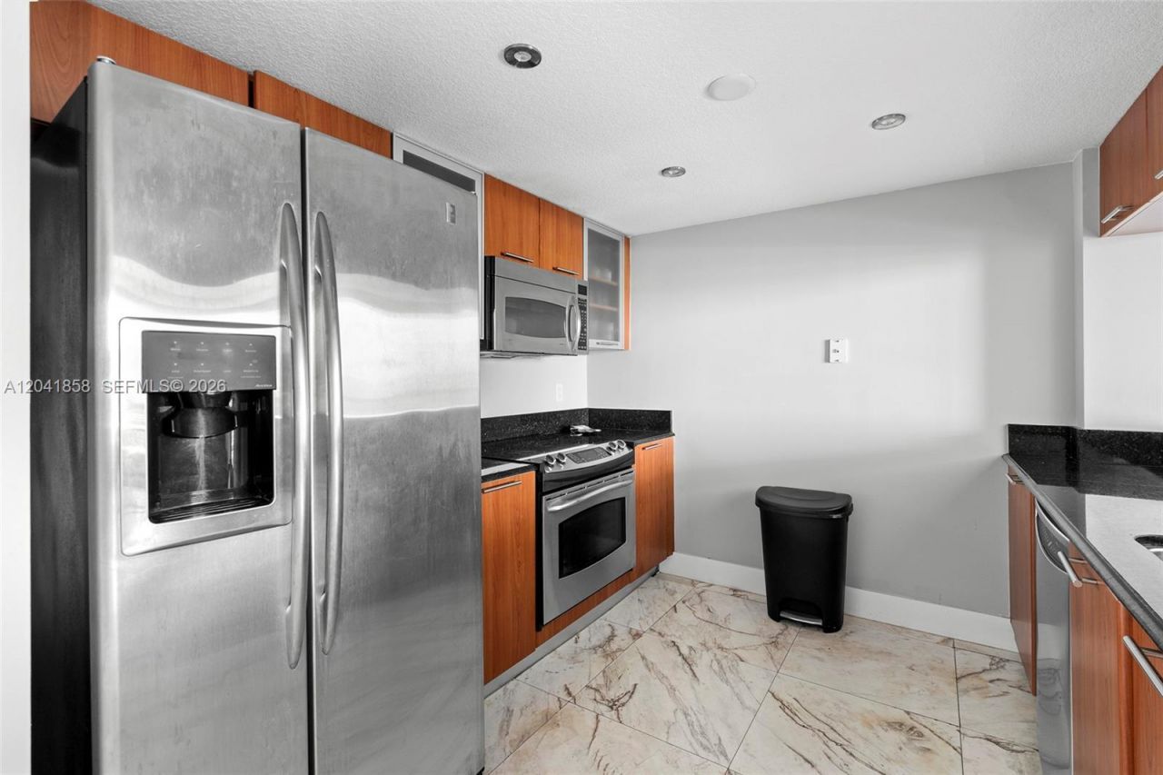 1800 N Bayshore Dr , Unit 1806, Miami, FL 33132 Photo