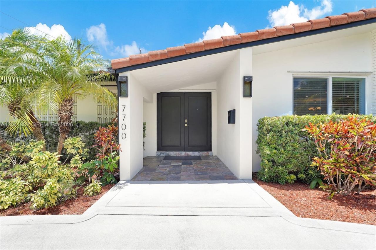 7700 SW 139th Ter , Palmetto Bay, FL 33158 Photo
