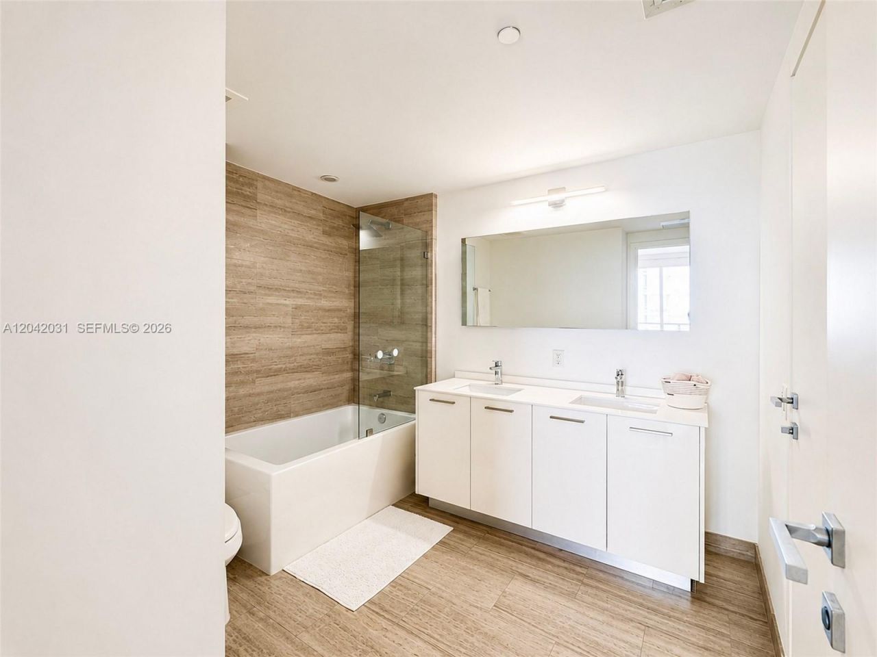1300 Brickell Bay Dr , Unit 2307, Miami, FL 33131 Photo