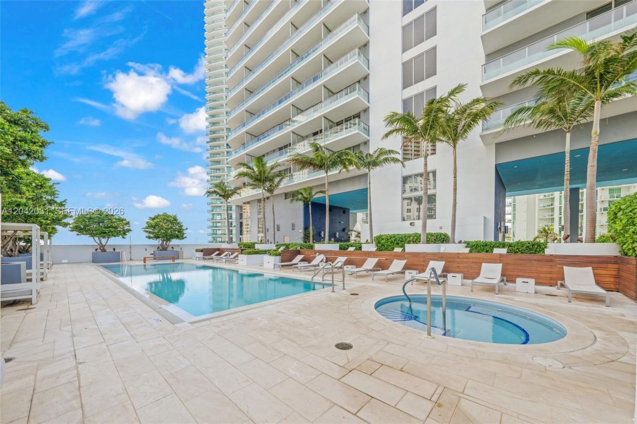 1300 Brickell Bay Dr , Unit 2307, Miami, FL 33131 Photo