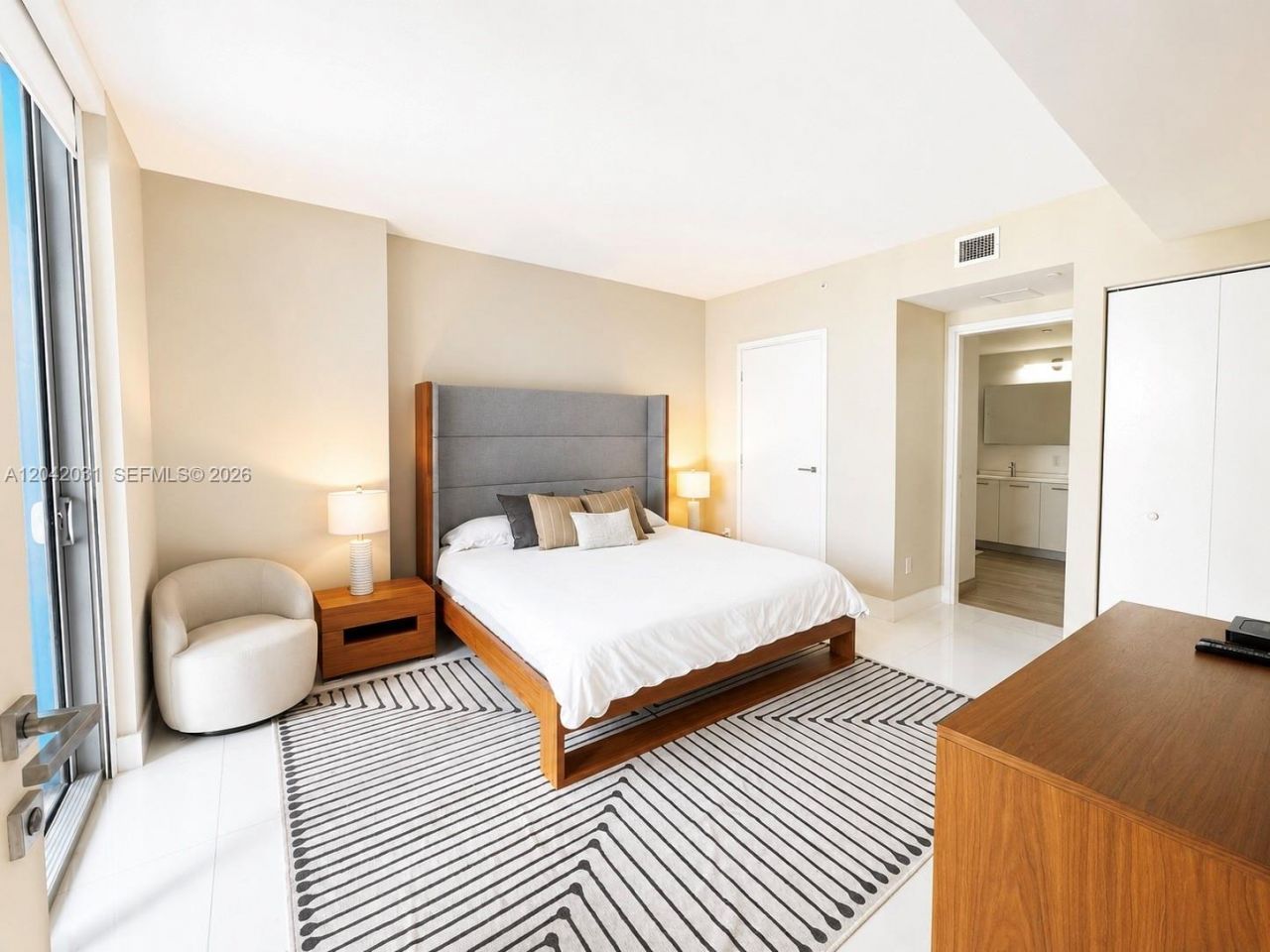1300 Brickell Bay Dr , Unit 2307, Miami, FL 33131 Photo