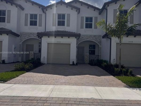 2444 SE 29th St , Homestead, FL 33035