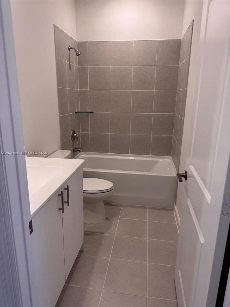 2444 SE 29th St , Homestead, FL 33035 Photo