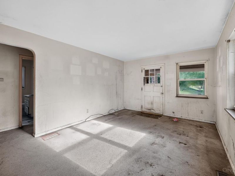 364 Ingram Road, Greenhills, OH 45218 Photo 7