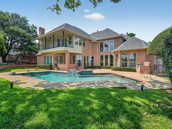 702 Buttermilk Drive, Arlington, TX 76006