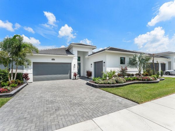 8448 SW Cantante Way, Port St. Lucie, FL 34987