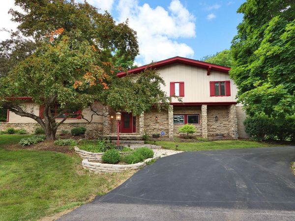 11920 45th Ave, Pleasant Prairie, WI 53158