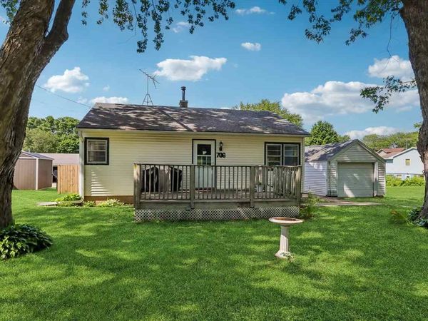 706 West Maple Street, Williamsburg, IA 52361