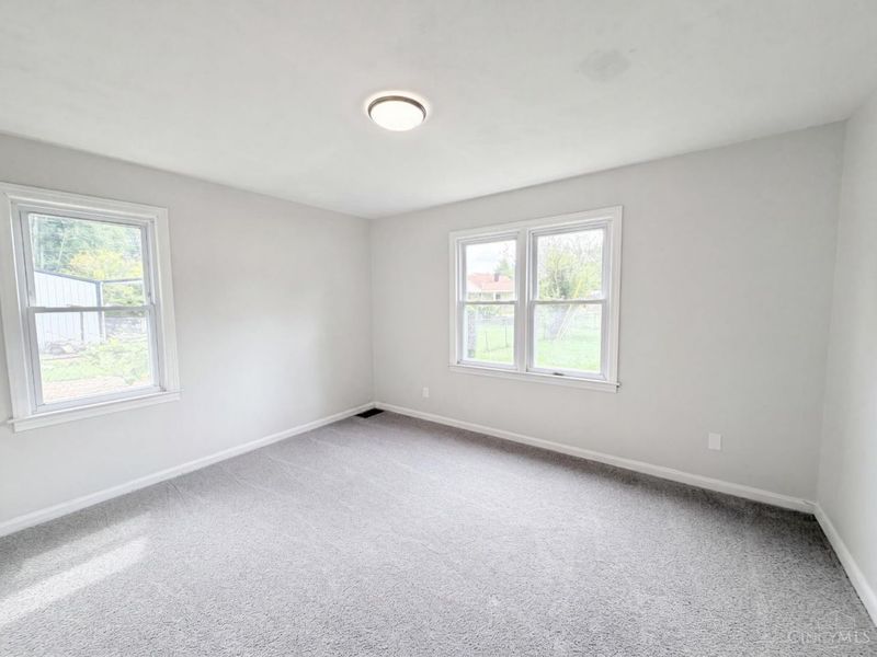 820 Lilly Lane, Union Twp, OH 45245 Photo 4