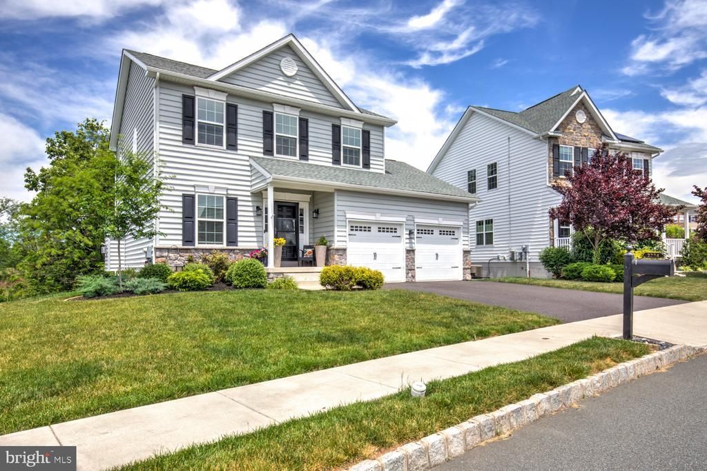 2224 BRIDGEPORT AVENUE, PENNSBURG, PA 18073