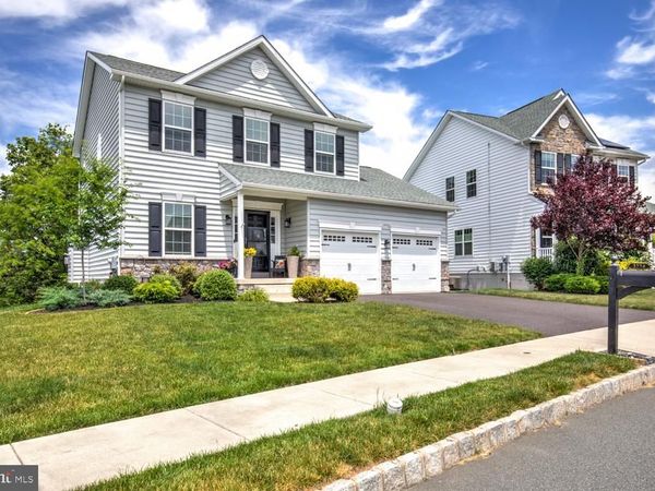 2224 BRIDGEPORT AVENUE, PENNSBURG, PA 18073