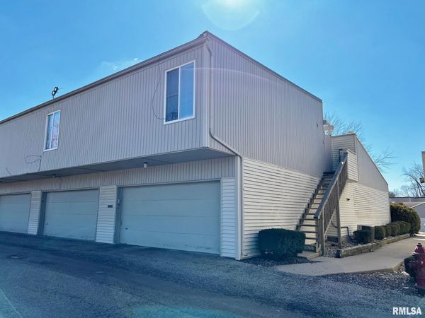 6831 N FROSTWOOD Parkway, Unit 79, Peoria, IL 61615