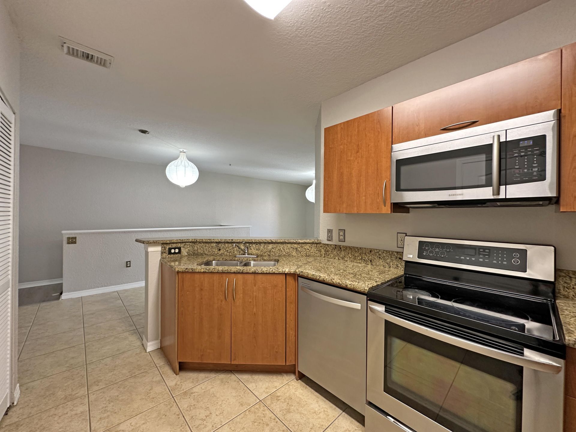 152 SW Peacock Boulevard, Unit 27-206, Port Saint Lucie, FL 34986 Photo