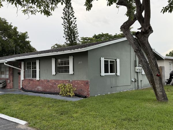 2915 SW 17th Street, Unit A-b, Fort Lauderdale, FL 33312