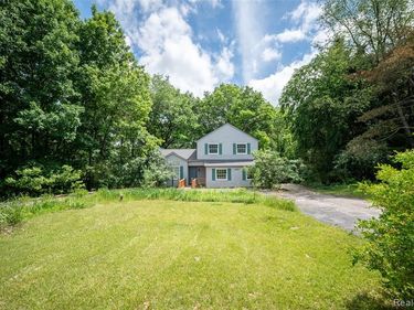 4277 Tux Lane, Brighton Twp, MI 48380