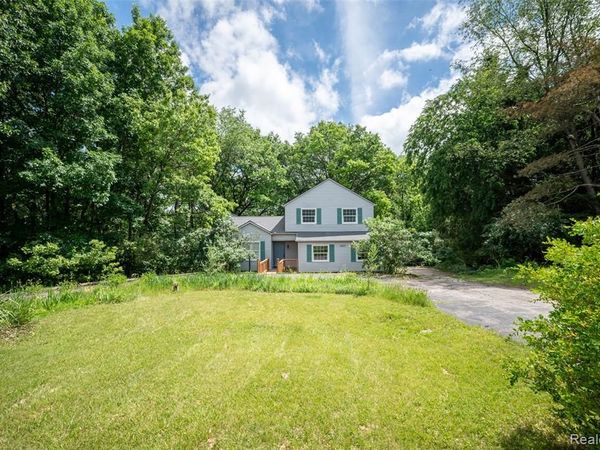 4277 Tux Lane , Brighton Twp, MI 48380