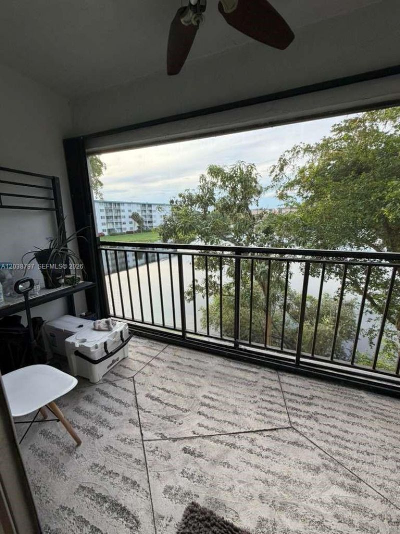 8775 Park Blvd , Unit 318, Miami, FL 33172 Photo