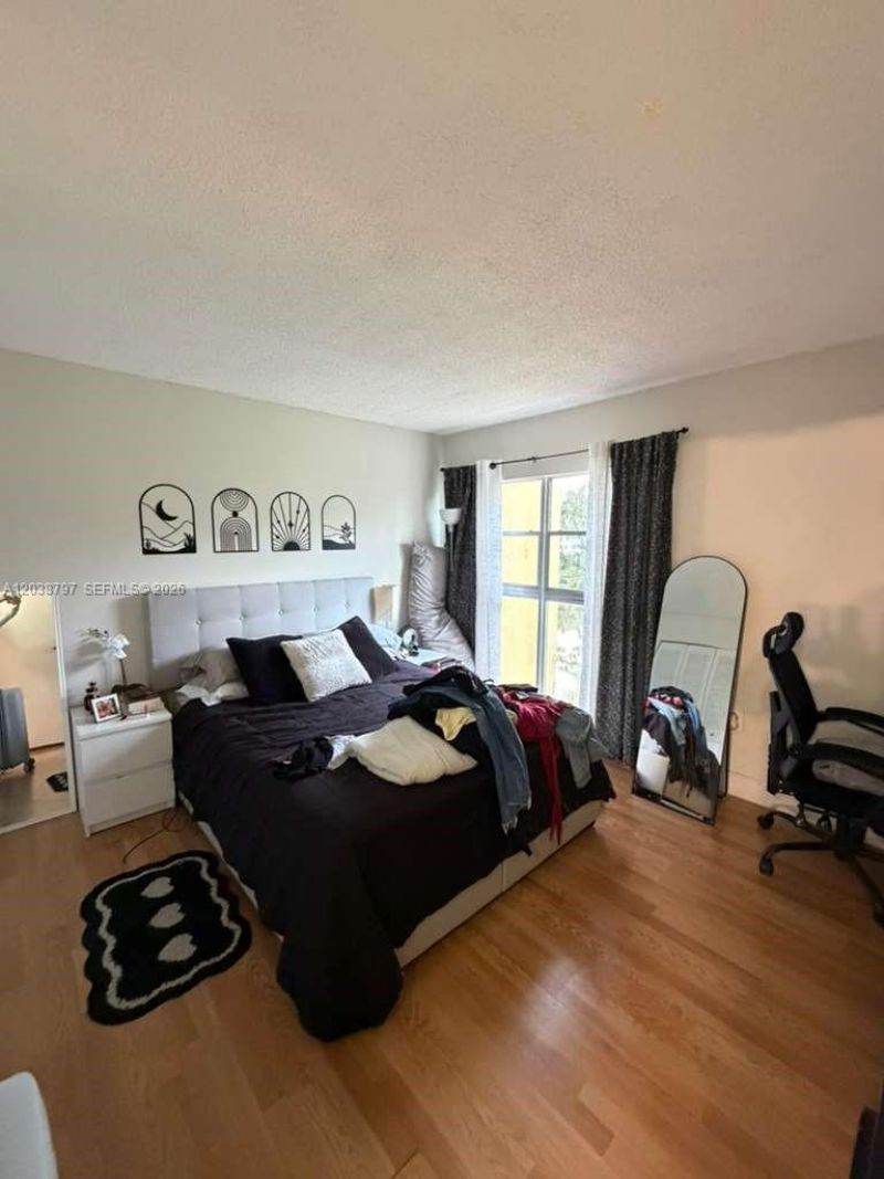 8775 Park Blvd , Unit 318, Miami, FL 33172 Photo