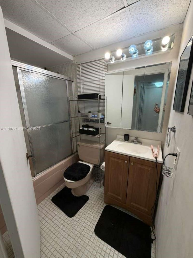 8775 Park Blvd , Unit 318, Miami, FL 33172 Photo