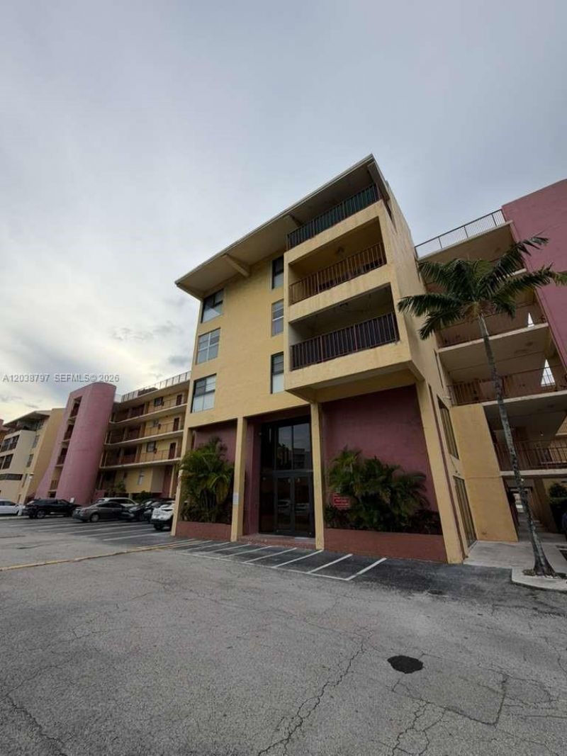 8775 Park Blvd , Unit 318, Miami, FL 33172 Photo