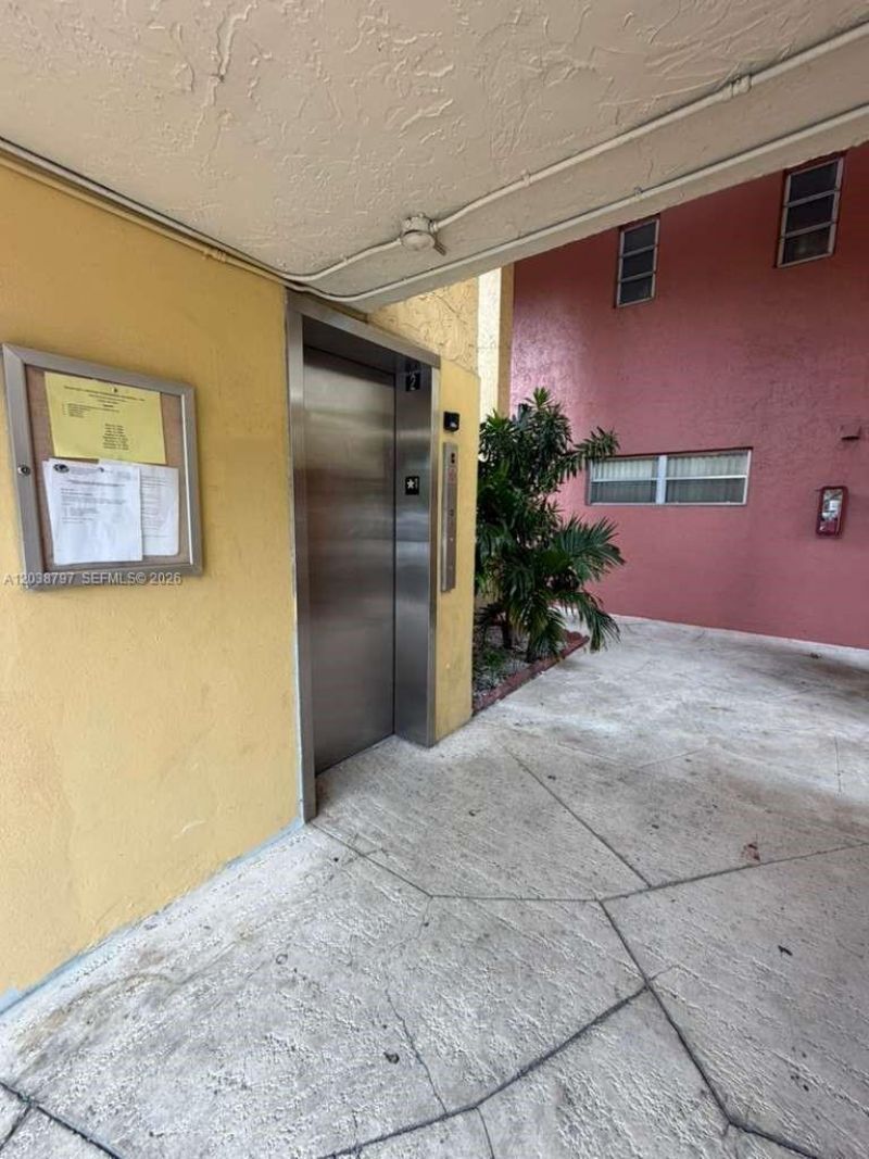 8775 Park Blvd , Unit 318, Miami, FL 33172 Photo